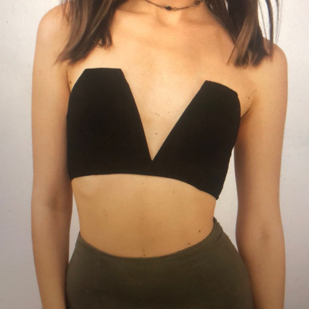🌟 TOBI black plunge crop top